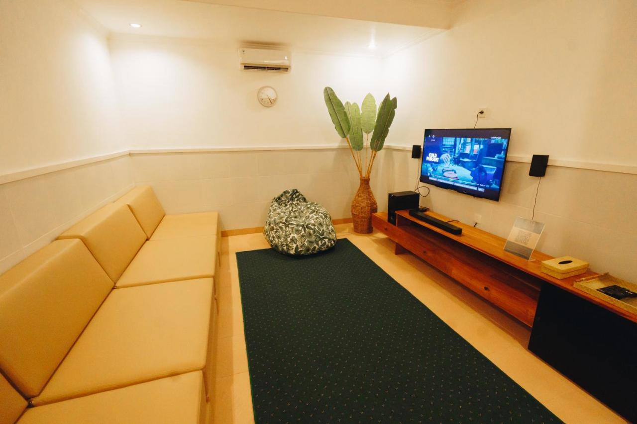 Villa Orked 3 With Family Room Seminyak מראה חיצוני תמונה